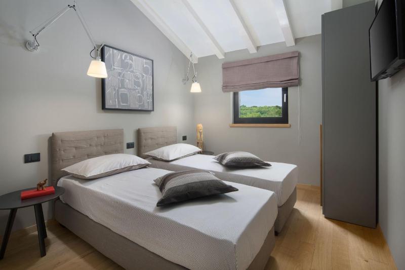 Villa Iron Lady Labin – Private Pool & Sea View - image 20