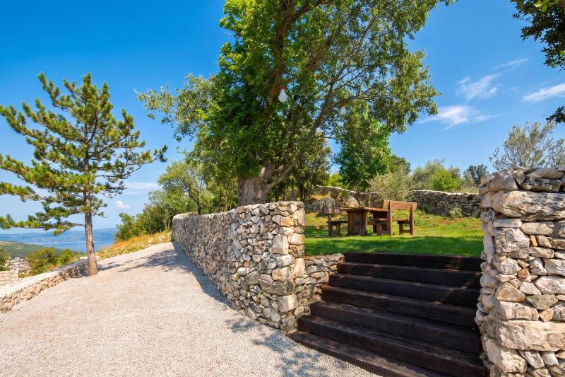 Villa Iron Lady Labin – Private Pool & Sea View - image 16