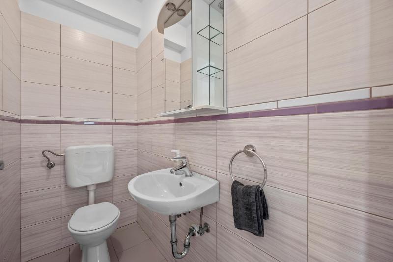 S Villa with Pool Jacuzzi & Gym - image 42