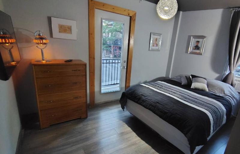 Large urban apartment with steam sauna 1 - image 2