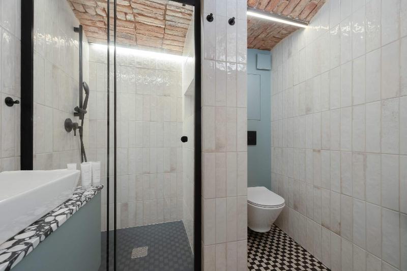 Charming Two-Bedroom City Centre Apartment with a Mezzanine by Noclegi Renters - image 15
