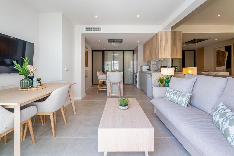 797 HOLIDAY RENTALS-Moderno apartamento con piscina privada - image 18