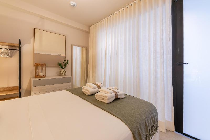 797 HOLIDAY RENTALS-Moderno apartamento con piscina privada - image 10