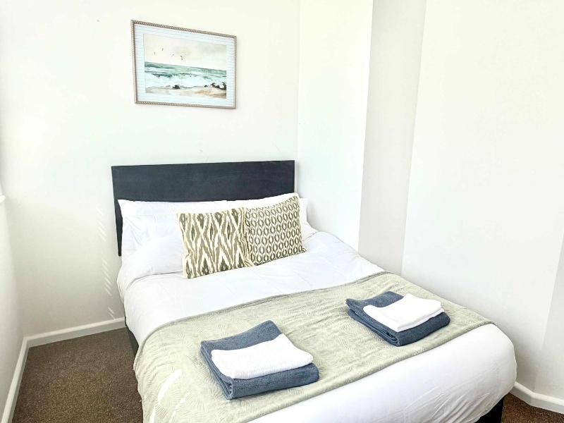Brighton 2 Bed Overlooking Royal Pavilion Gardens - image 12