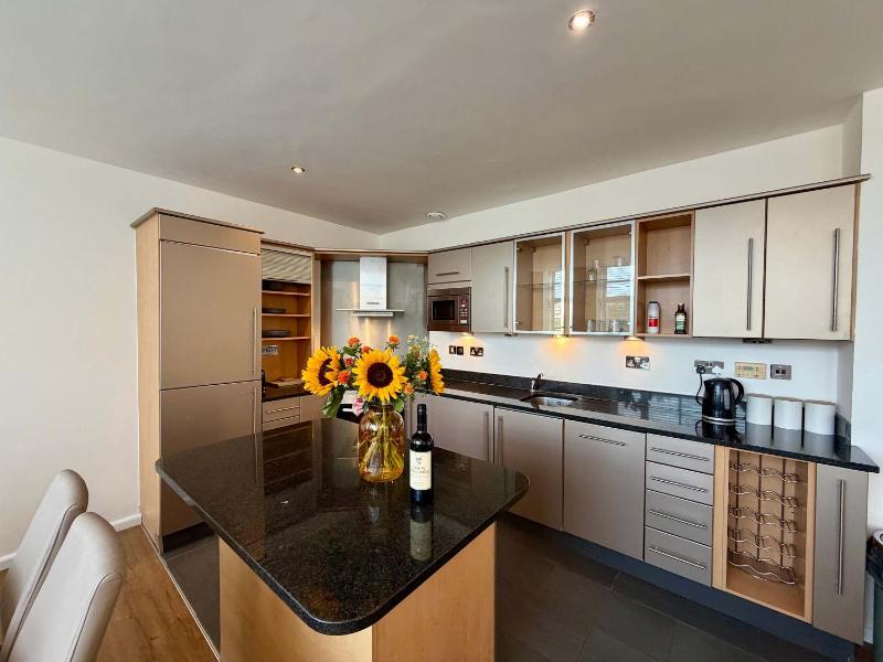 Brighton 2 Bed Overlooking Royal Pavilion Gardens - image 9