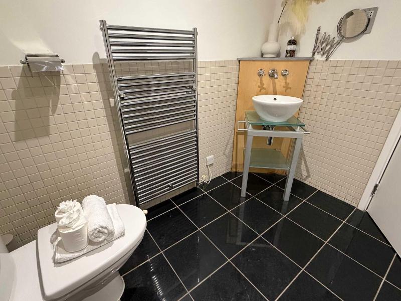 Brighton 2 Bed Overlooking Royal Pavilion Gardens - image 23