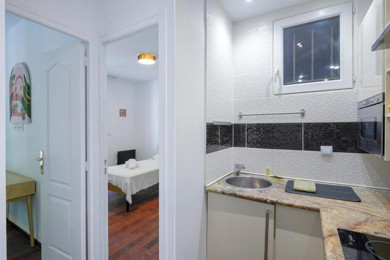 2-bedroom apartment with beautiful views - image 6