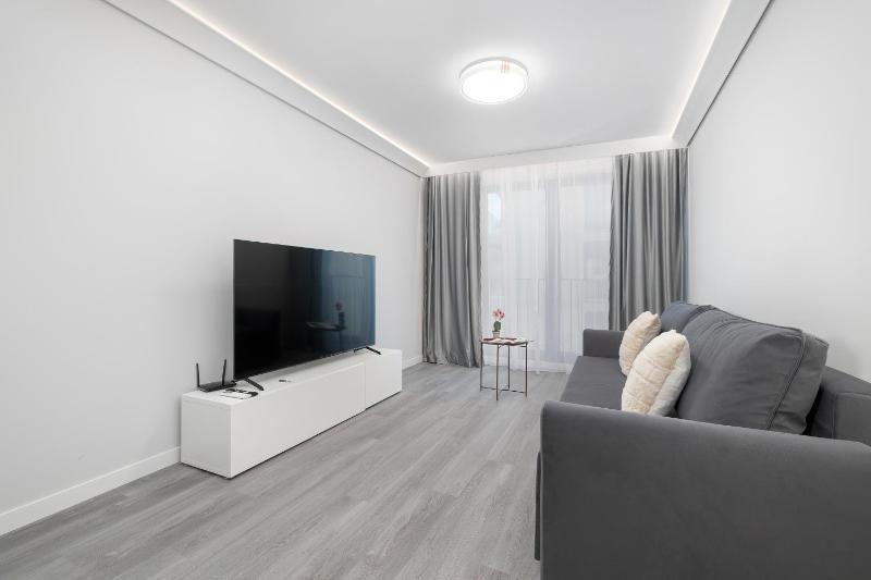 Spacious Apartments with Parking Near the Old Town by Noclegi Renters - image 35