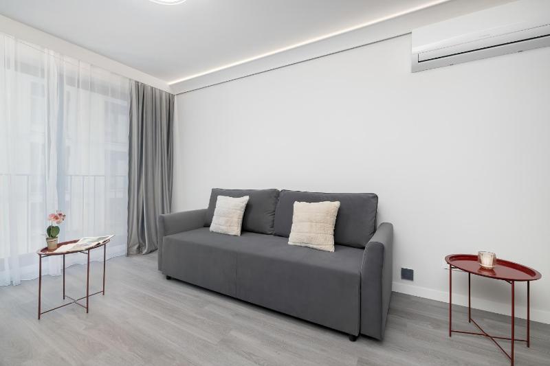 Spacious Apartments with Parking Near the Old Town by Noclegi Renters - image 23
