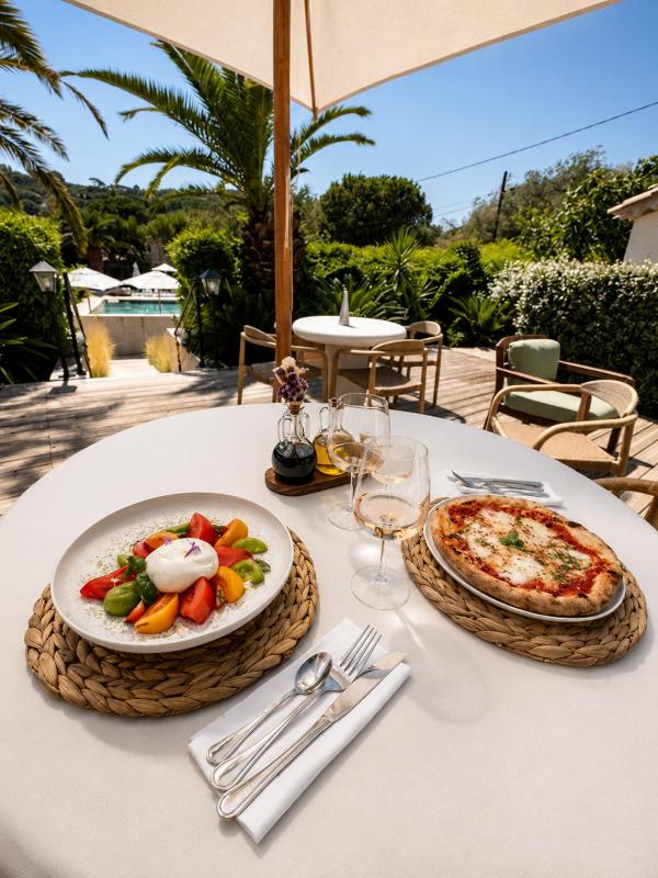 Lou Saint-Tropez - image 30