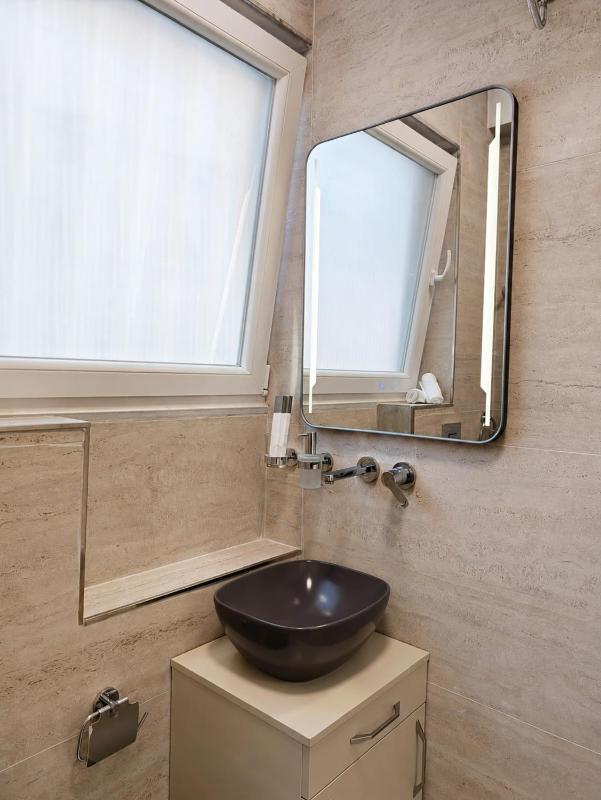 Azzuro Apartment - image 4