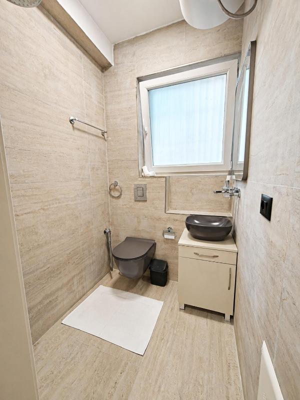 Azzuro Apartment - image 8