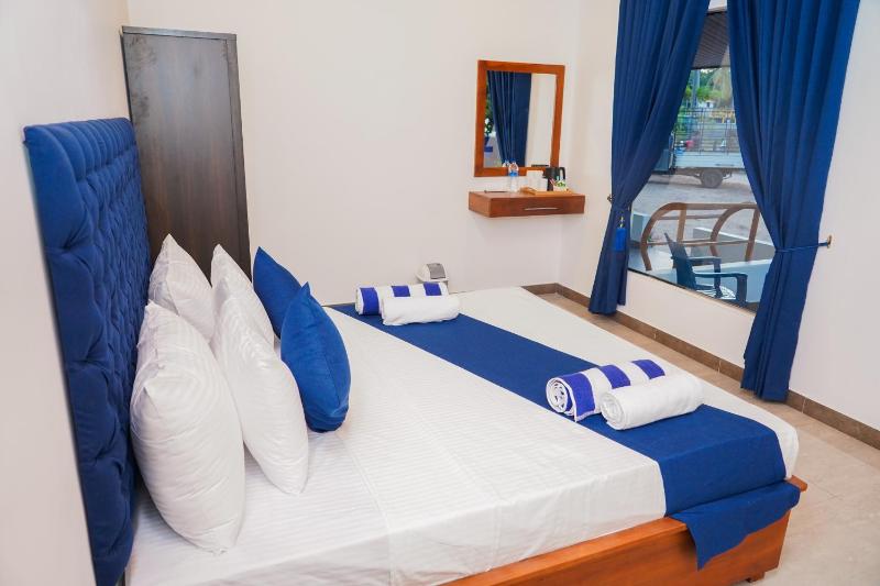 Ocean Breeze Resort - French garden - image 6