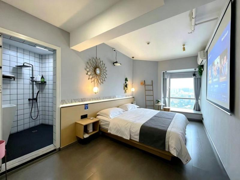 DaYin Riverside Cinema Homestay - image 13