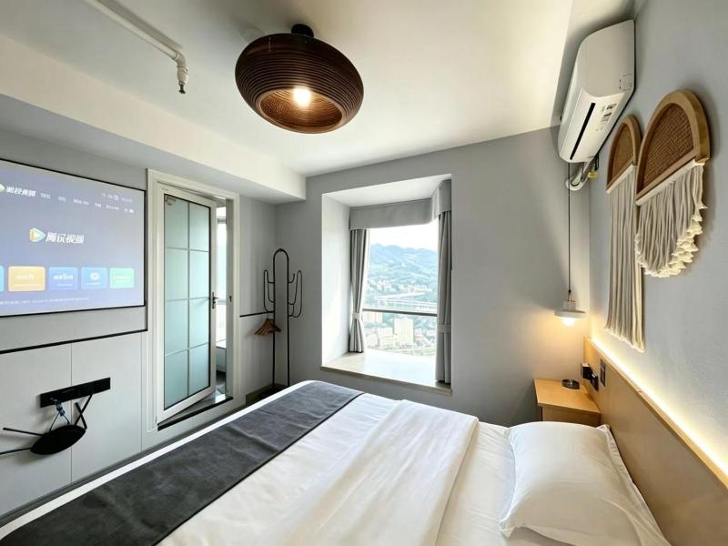 DaYin Riverside Cinema Homestay - image 19