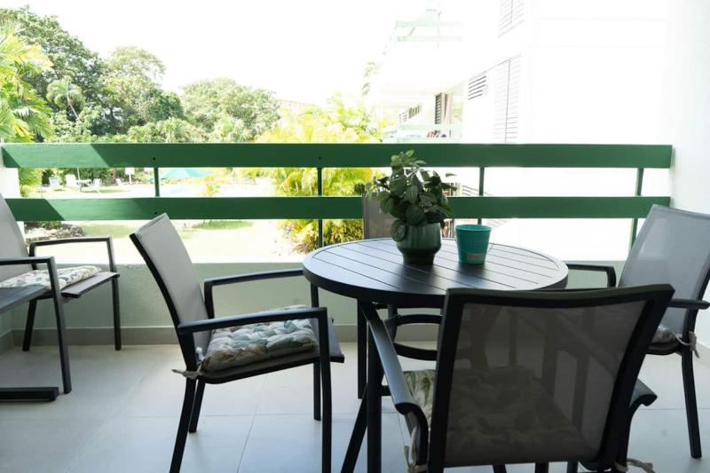 Renovated Chic Condo Steps from Carlisle Bay - image 12