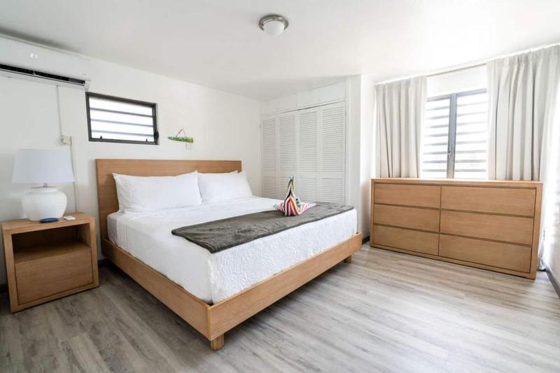Renovated Chic Condo Steps from Carlisle Bay - image 15