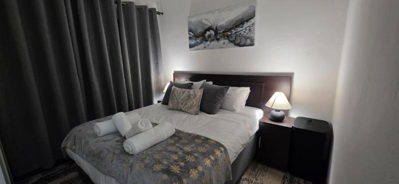 Stylish 2Br Stay Balcony And Pool By Ctha - image 4