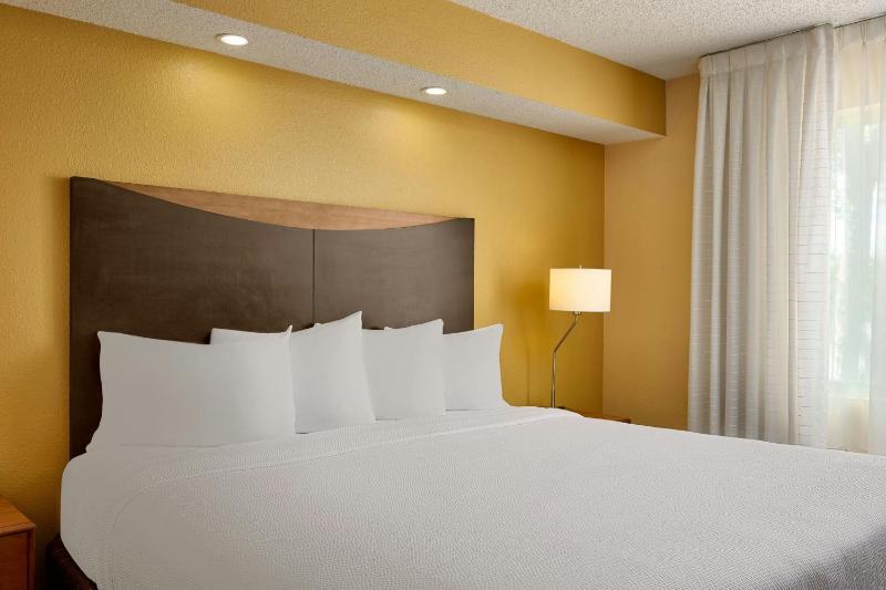 Fairfield Inn & Suites by Marriott Colorado Springs South - image 16