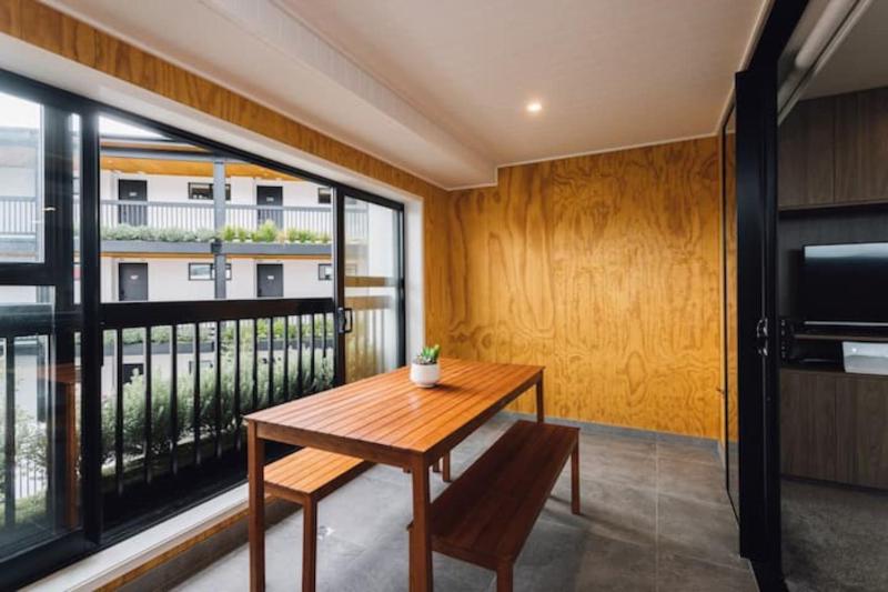 Affordable Apartment Hagley Park Super Fast Wifi - image 29