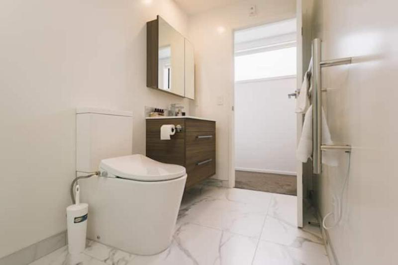 Affordable Apartment Hagley Park Super Fast Wifi - image 28
