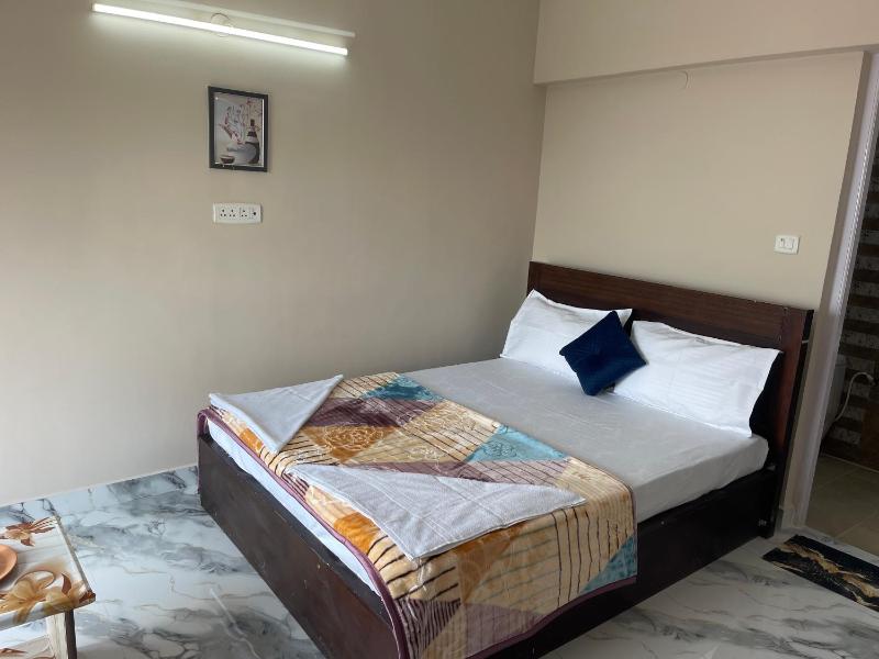 OOTY PEAK VIEW Villa2 - image 9