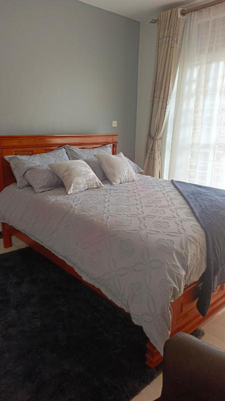 Da White Apartment Naalya - image 5
