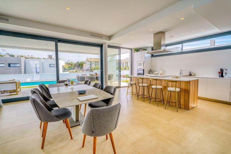 Beautiful villa with private Pool - image 17