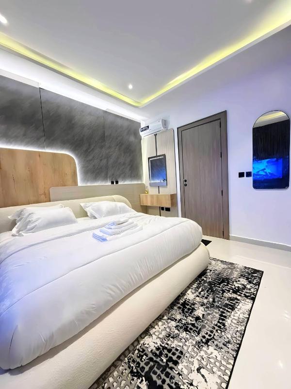 2 bedroom apartments - image 8