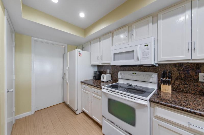 Edgewater Condo Unit #104 - image 5