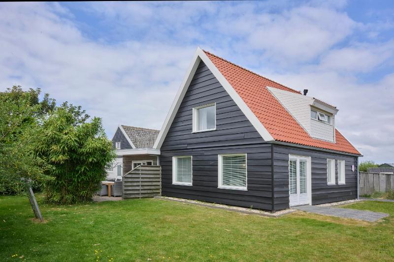 Strandvilla Roots - image 20