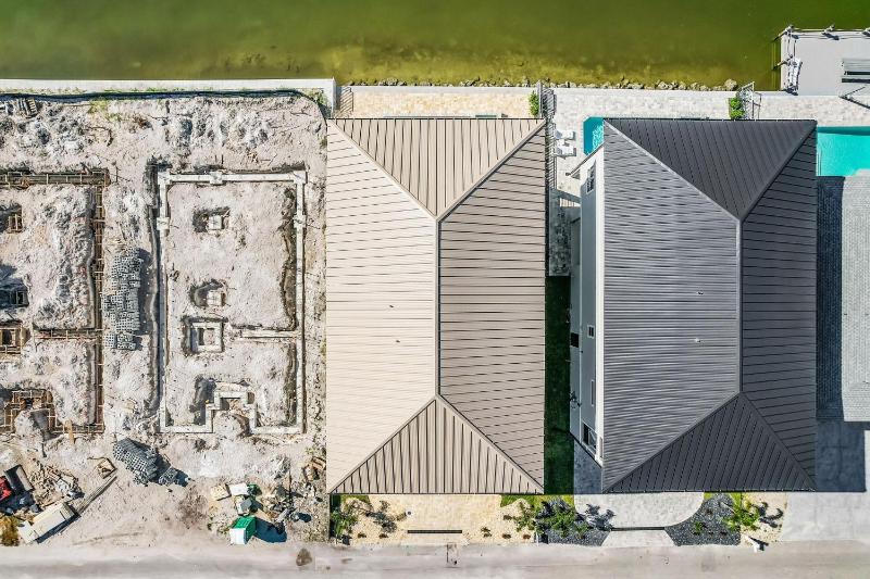 Fort Myers Beach Waterfront Estate with Pool - image 24