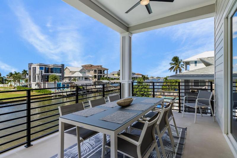 Fort Myers Beach Waterfront Estate with Pool - image 49