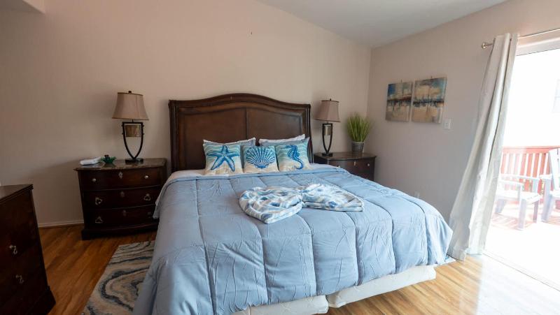 3BR Townhome Steps to Beach New Remodel SPI townhouse - image 24