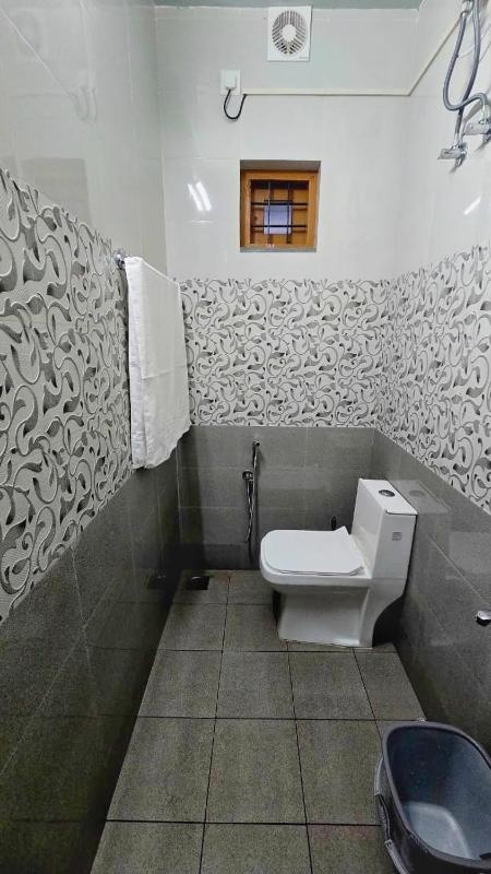 FS Stays- Near Lulu mall KIMS Aakkulam and NH - image 5