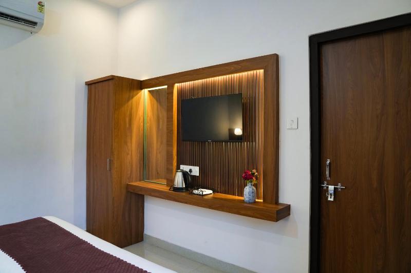 Hari Om Tatsat Farm Stay - image 3