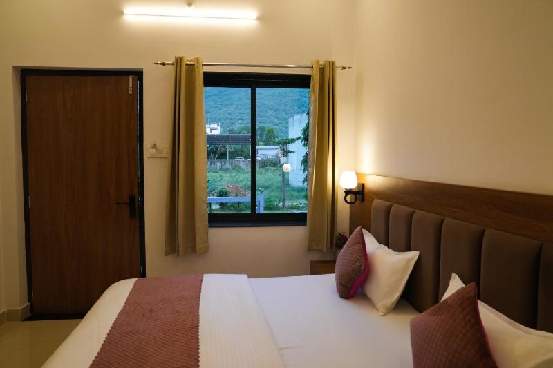 Hari Om Tatsat Farm Stay - image 2