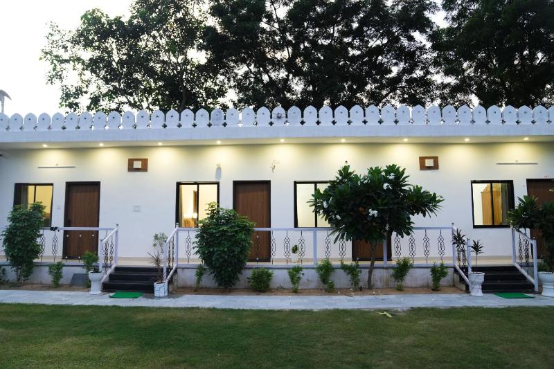 Hari Om Tatsat Farm Stay - image 16