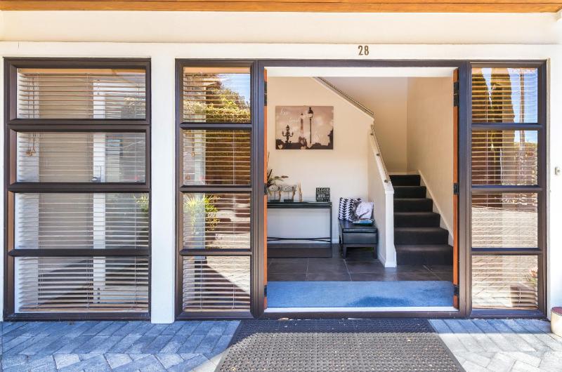 Riverside Villa - Spacious home in a stunning location - image 12