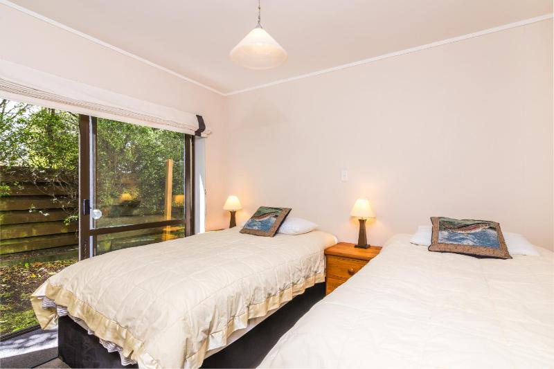 Riverside Villa - Spacious home in a stunning location - image 18
