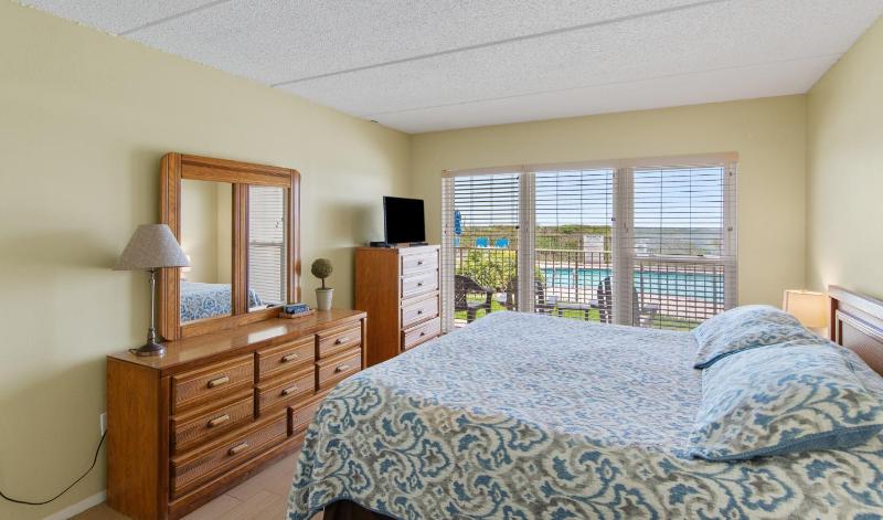 Edgewater Condo Unit #104 - image 10