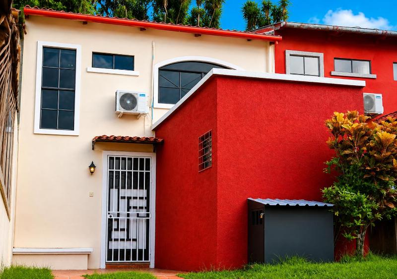 Casa Completa en La Cima 3 Habitaciones - image 1