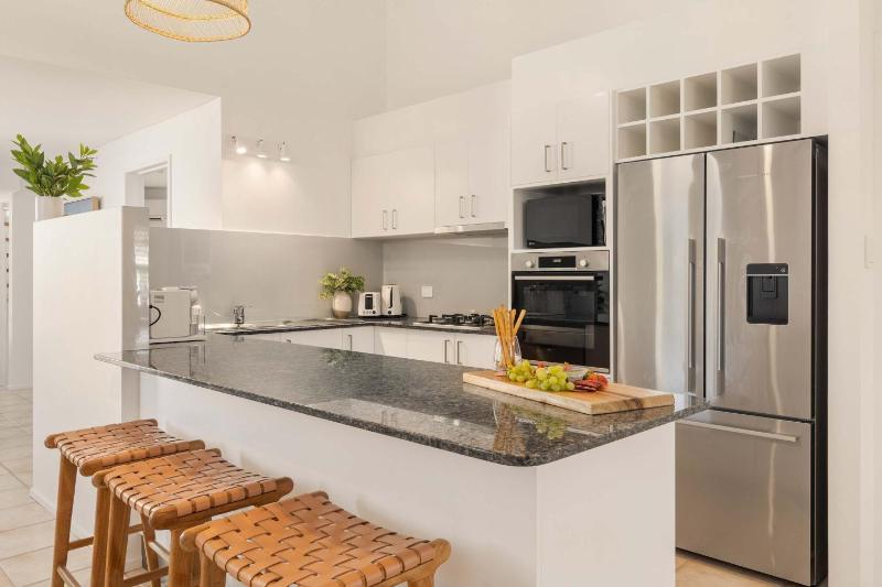 Spacious Seaside Oasis on Dicky Beach - image 30