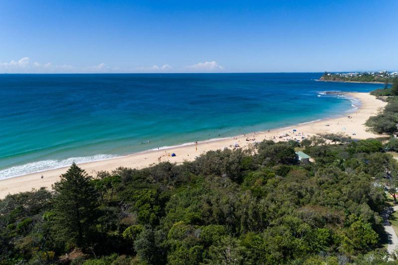 Spacious Seaside Oasis on Dicky Beach - image 45