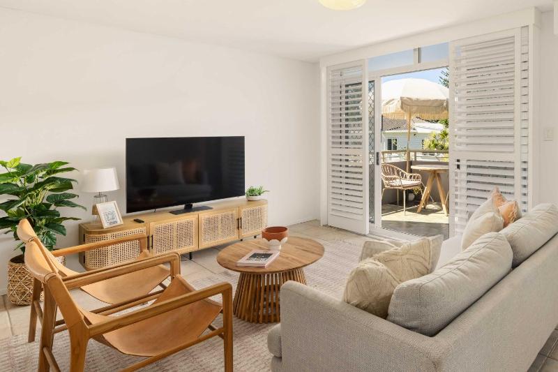 Spacious Seaside Oasis on Dicky Beach - image 27