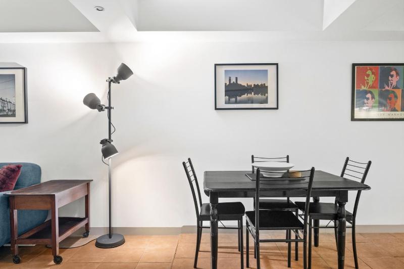 Melbourne 1-Bed Apartment Flinders Street - image 4