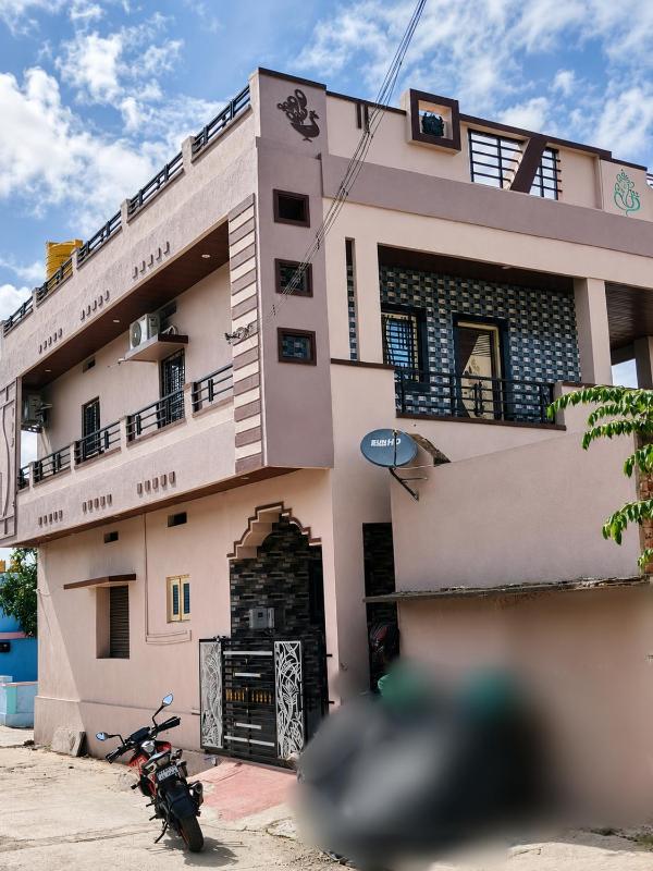 Amruta stya hampi - image 6