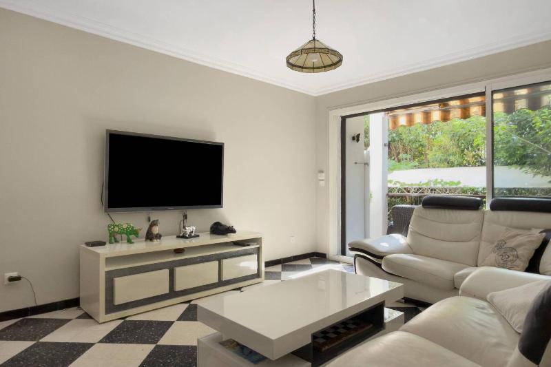 Sunnybeach LaCiotat pool AC Parking - image 18