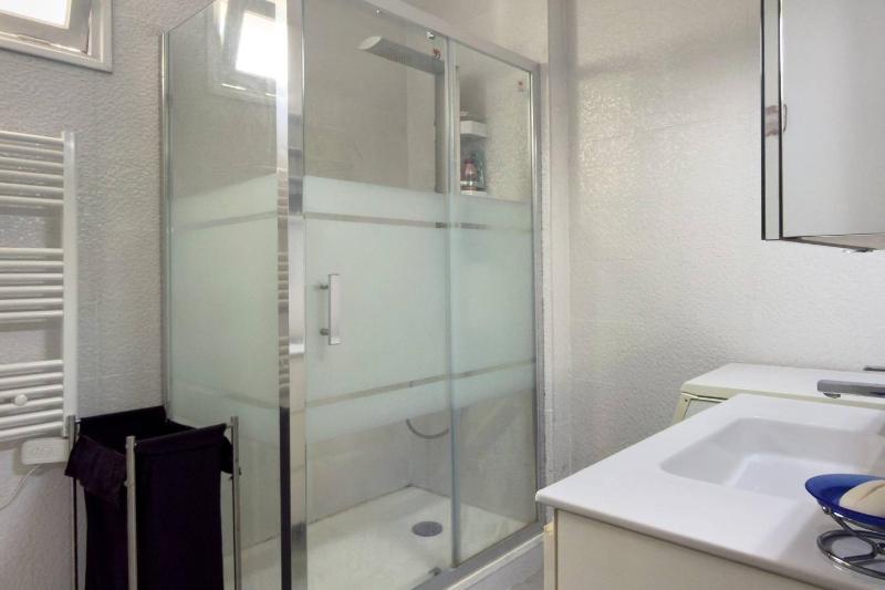 Sunnybeach LaCiotat pool AC Parking - image 16
