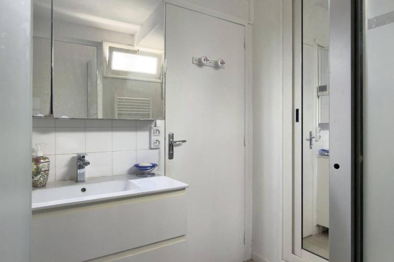 Sunnybeach LaCiotat pool AC Parking - image 13